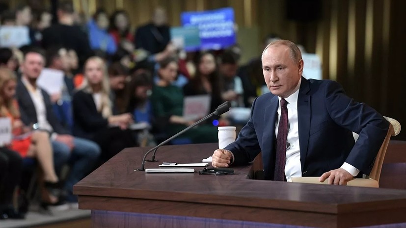 Путин поздравил журналистов с наступающим Новым годом