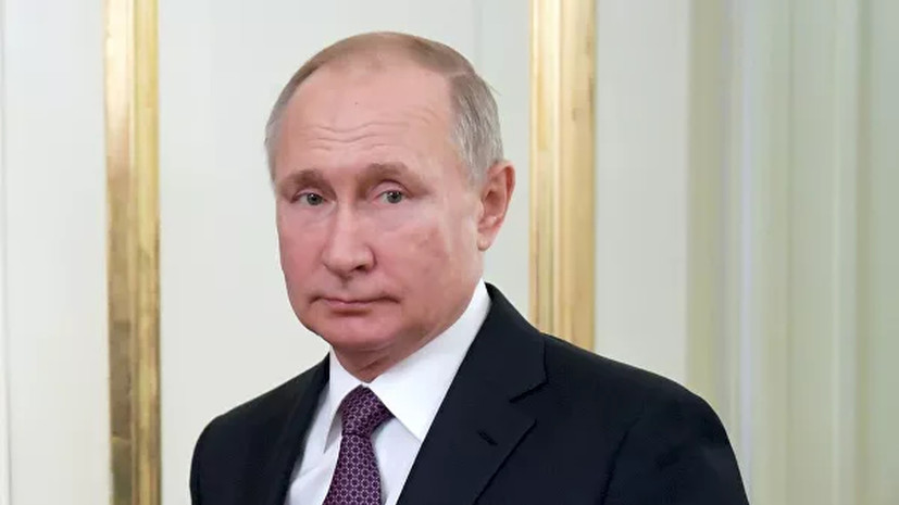 Путин заявил, что его задела резолюция Европарламента о войне