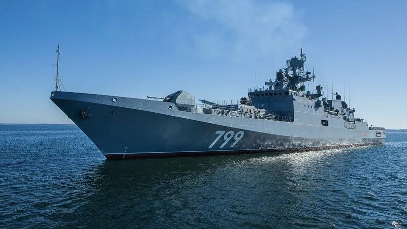 Фрегат ЧФ «Адмирал Макаров» возвращается в Севастополь после учений