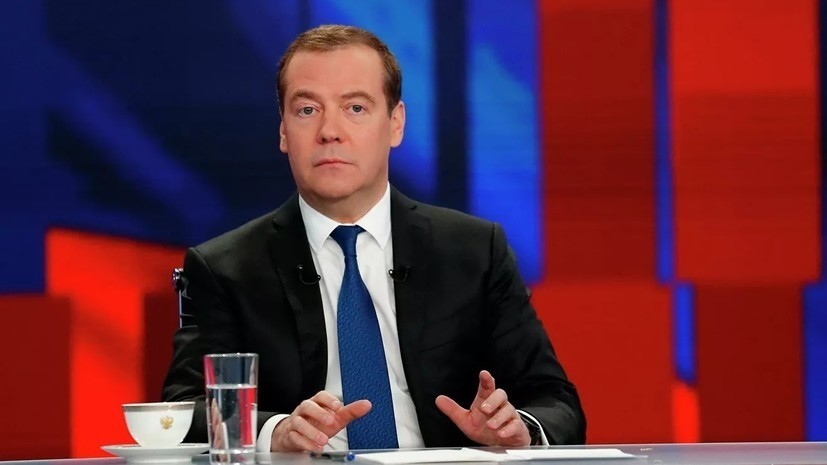 Медведев прокомментировал возможность отмены санкций против Украины