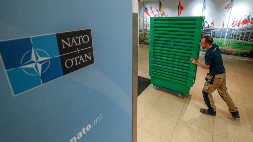Экс-глава МИД Австрии рассказала об углублении трещин в НАТО