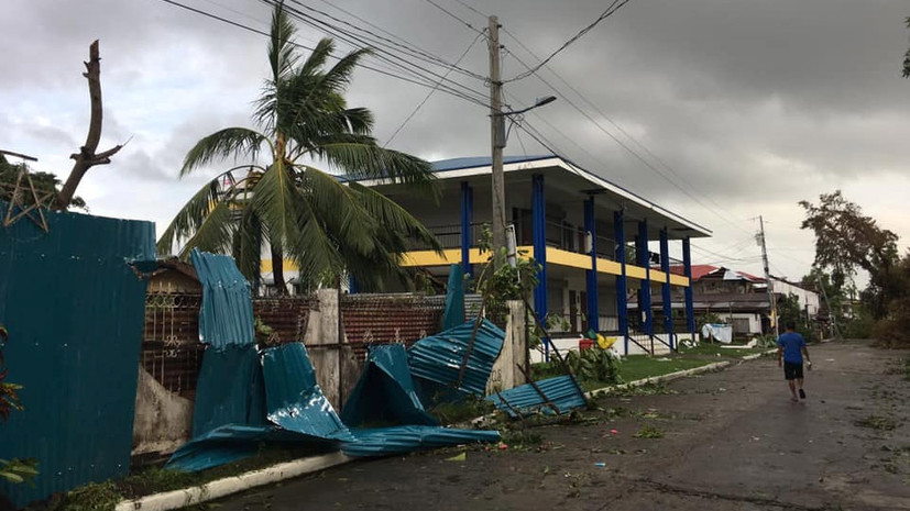 На Филиппинах не менее 16 человек погибли из-за тайфуна