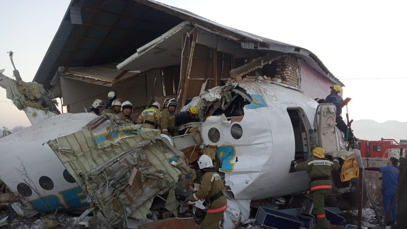Число жертв авиакатастрофы в Казахстане увеличилось до 15