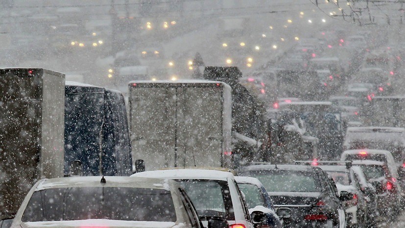 Жителей Москвы предупредили о метели и мокром снеге