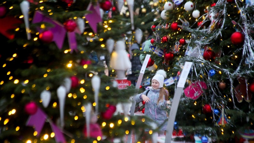 Синоптик заявил о «коротких зарядах снега» в новогоднюю ночь в Москве