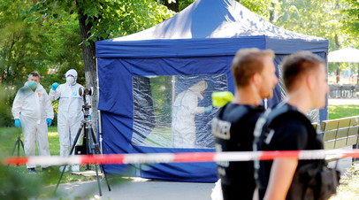 Архивное фото от 23 августа 2019 года. Полиция на месте убийства гражданина Грузии в Берлине