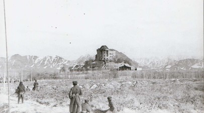 Дворец Амина со стороны правого крыла после штурма