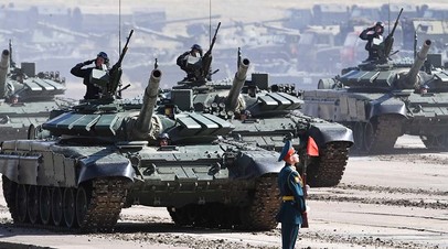 Смотр военной техники армии России