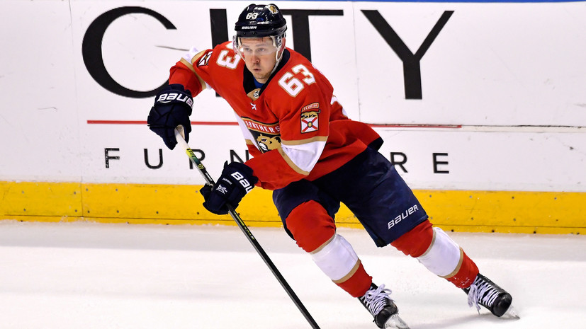 Дадонов признан третьей звездой дня в НХЛ