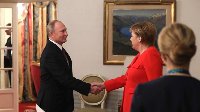 Меркель 11 января посетит Россию