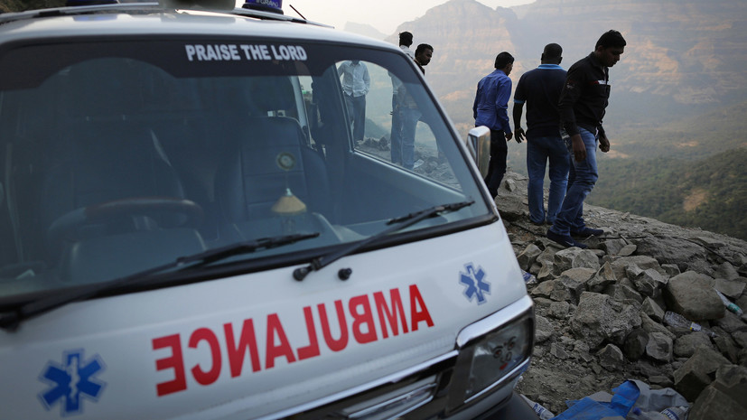 Около 20 человек погибли при ДТП с автобусом в Индии