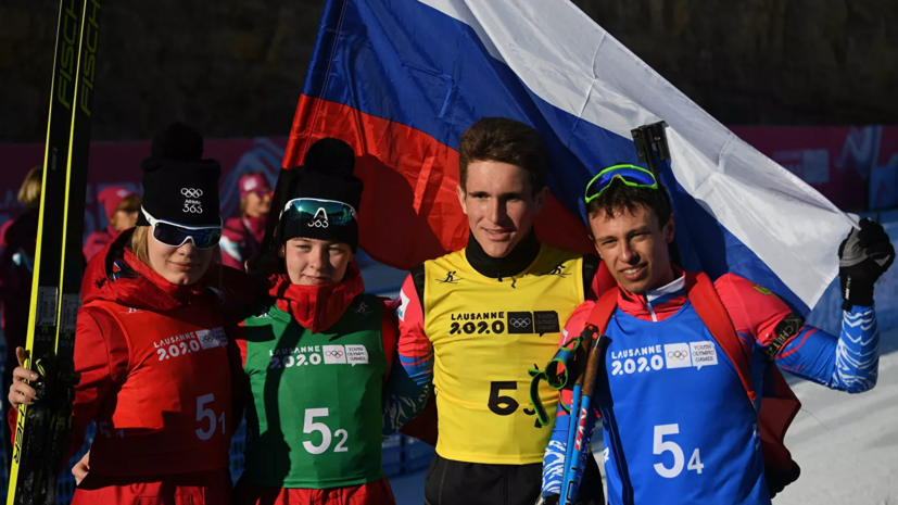 Российские биатлонисты завоевали серебро в смешанной эстафете на юношеских ОИ