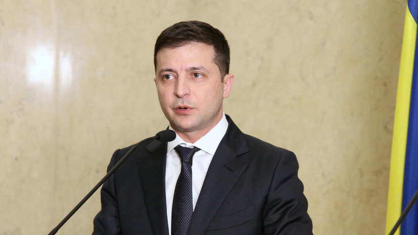 Зеленский получил заявление премьера Украины об отставке
