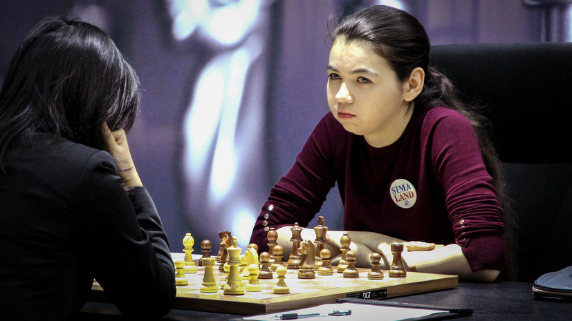 Горячкина обыграла Вэньцзюнь в восьмой партии матча за шахматную корону
