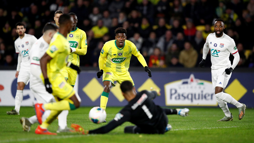 «Лион» едва не упустил победу в матче 1/16 Кубка Франции с «Нантом»
