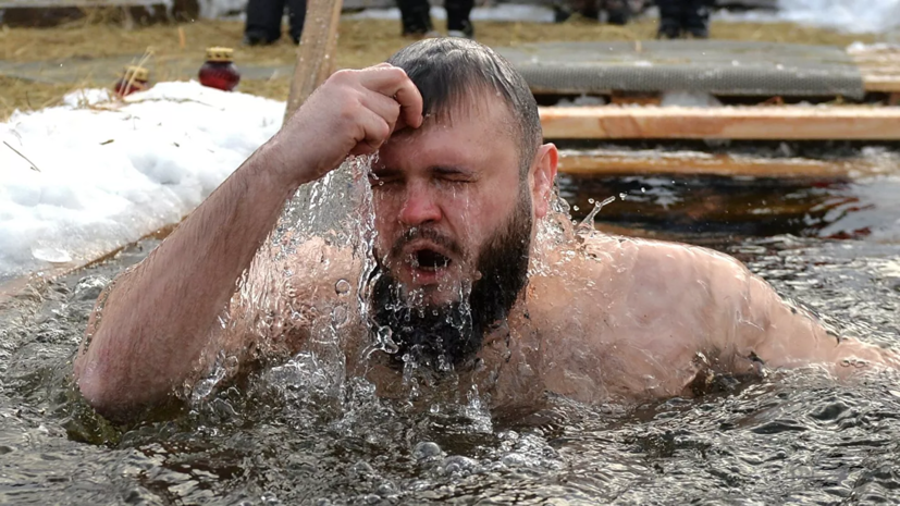 В Свердловской области закрыли 13 крещенских купелей из-за тонкого льда