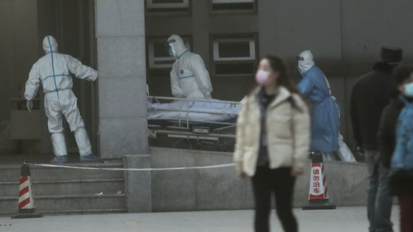 В Китае подтвердили случаи заражения медиков новым типом коронавируса