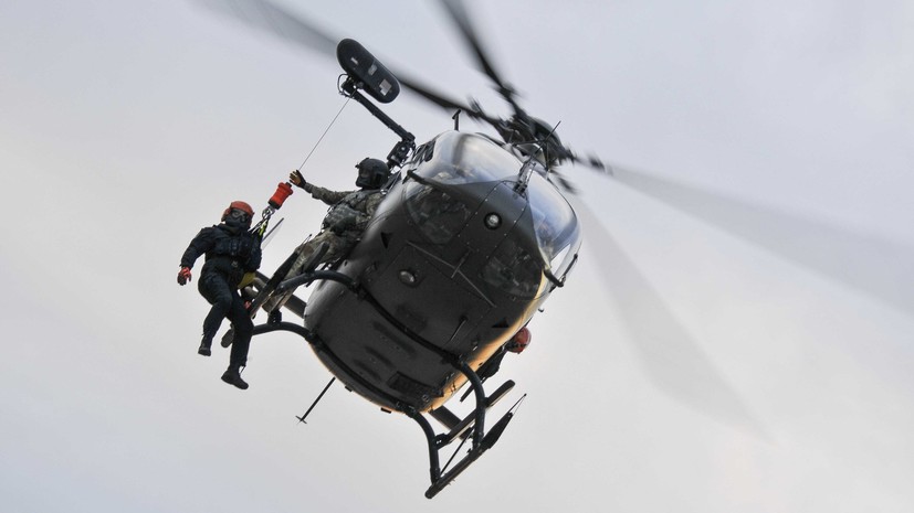 СМИ: Военный вертолёт США сел на воду около Окинавы