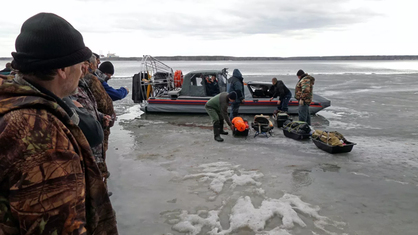 Все рыбаки эвакуированы со льдины в Сахалинской области