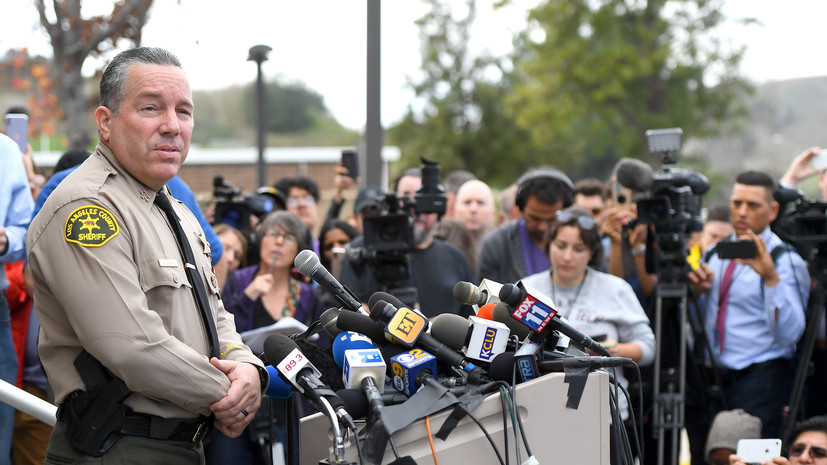 Шериф округа Лос-Анджелес заявил, что при крушении вертолёта Брайанта погибли девять человек