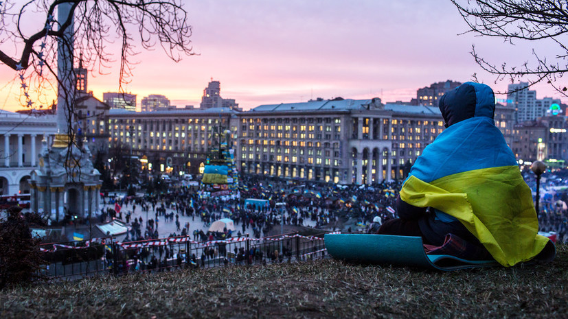 Полиция в Киеве ищет разместивших билборды о партнёрстве с Россией