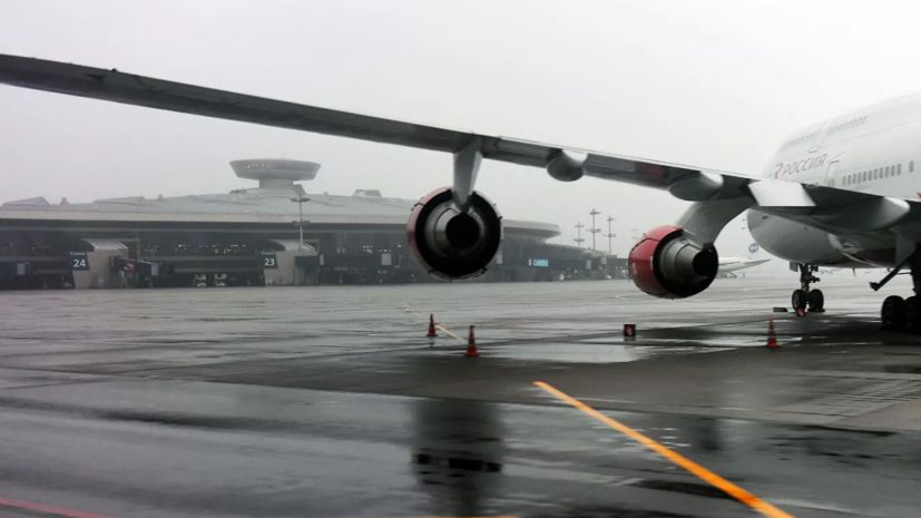 Пассажирский самолёт благополучно вернулся в аэропорт Внуково