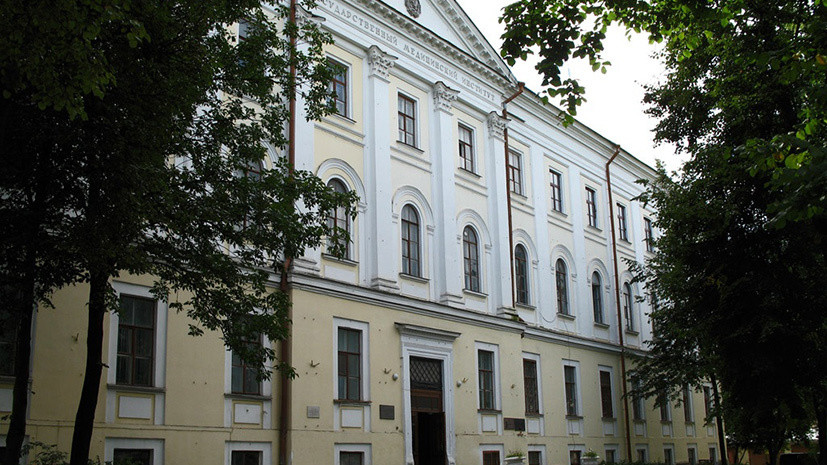 Ректора тверского вуза временно отстранили от должности