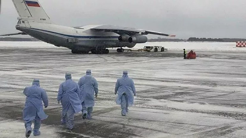Второй самолёт ВКС доставил ещё 64 эвакуированных из Ухани