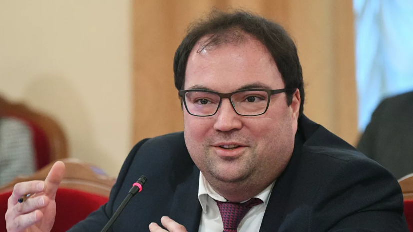 Шадаев оценил возможность замены паспорта мобильным приложением