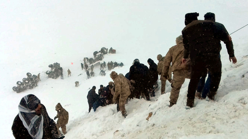 Число погибших при сходе лавин на востоке Турции возросло до 41