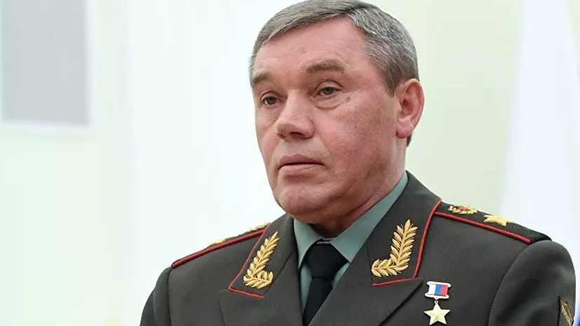 Герасимов встретился с главкомом ВС НАТО в Баку