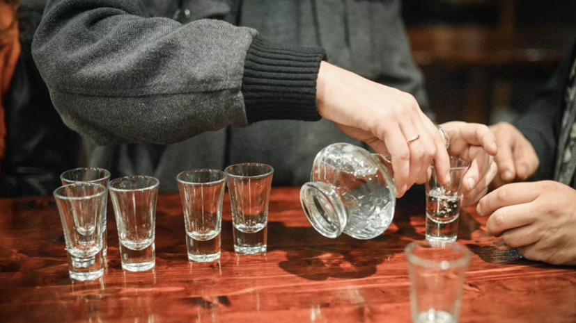 Эксперт оценил рейтинг регионов — лидеров по потреблению водки в России