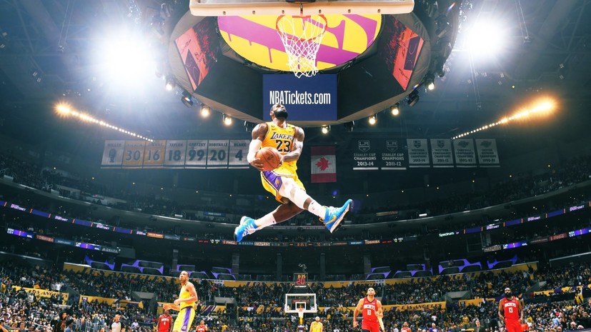 «Лейкерс» проиграл «Хьюстону», несмотря на дабл-даблы Джеймса и Дэвиса