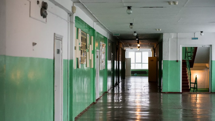 В Перми уволили учителя после сообщений о неподобающем поведении в школе