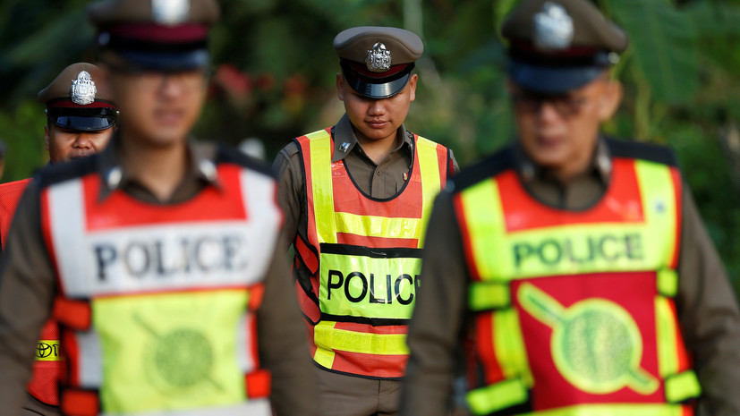 СМИ: Тайский солдат взял в заложники 16 человек в торговом центре
