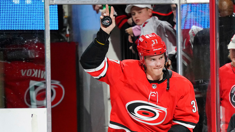 «Каролина» победила «Нью-Джерси» в НХЛ, Свечников забросил одну шайбу