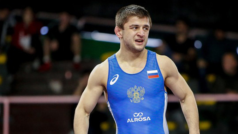 Тускаев завоевал золото на ЧЕ по борьбе в весе до 57 кг