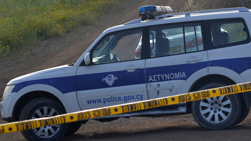 Посетителей кафе на Кипре обстреляли из автомата Калашникова