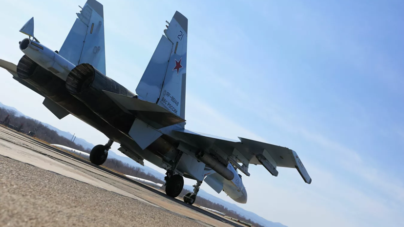 Лётчики Су-35 провели учения по практическому бомбометанию