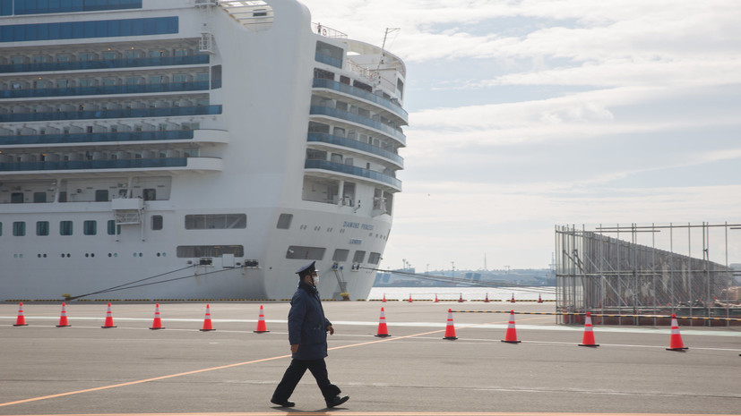 На карантинном лайнере в Японии выявили 99 новых случаев заболевания