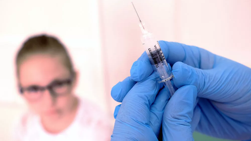 В Госдуме оценили предложение не брать россиян на работу без прививок