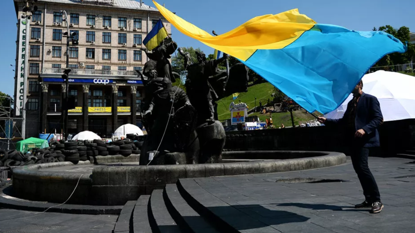 Опрос: власти Украины теряют доверие населения страны
