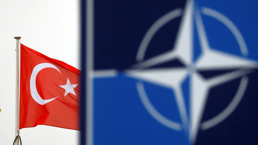 Турция не намерена просить НАТО о военном вмешательстве в Сирии