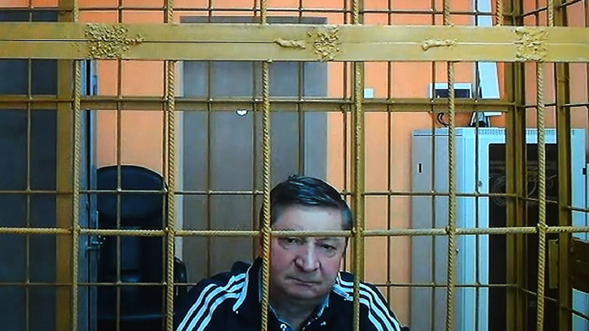Суд оставил под стражей замначальника Генштаба Арсланова