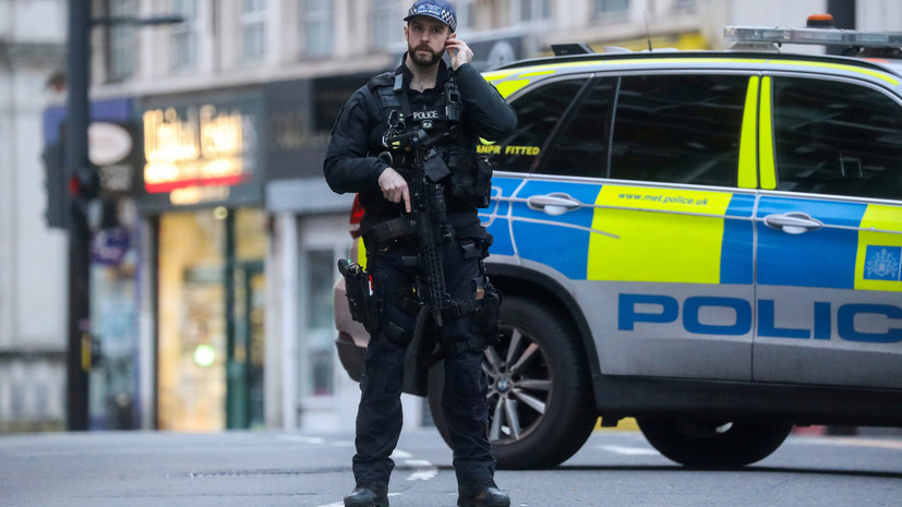 В лондонской мечети злоумышленник ранил ножом человека