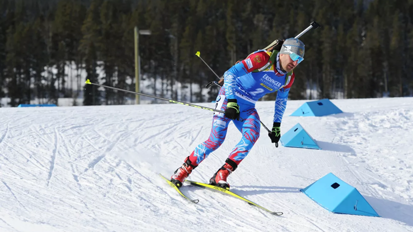 Логинов побежит на последнем этапе мужской эстафеты на ЧМ по биатлону