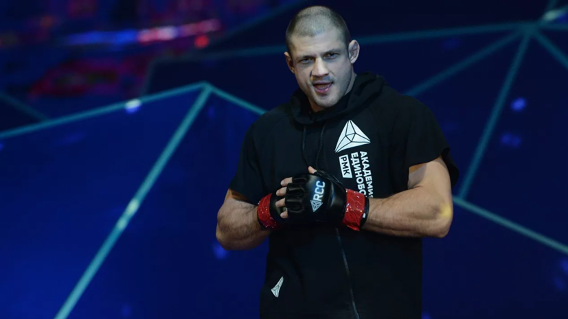Штырков победил польского бойца MMA Пастернака на турнире RCC в Екатеринбурге