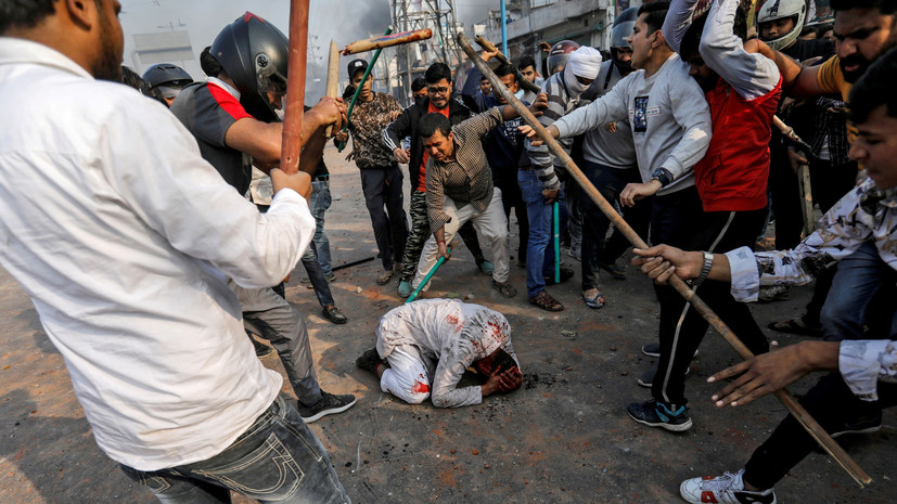 В Нью-Дели более 30 человек погибли в результате массовых беспорядков