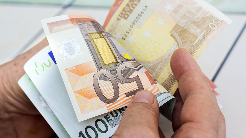 Валютный рубеж: курс евро впервые почти за полгода превысил 72 рубля