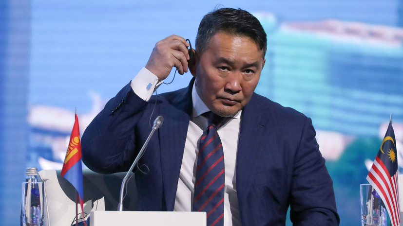 Президент Монголии попал в карантин после поездки в Китай